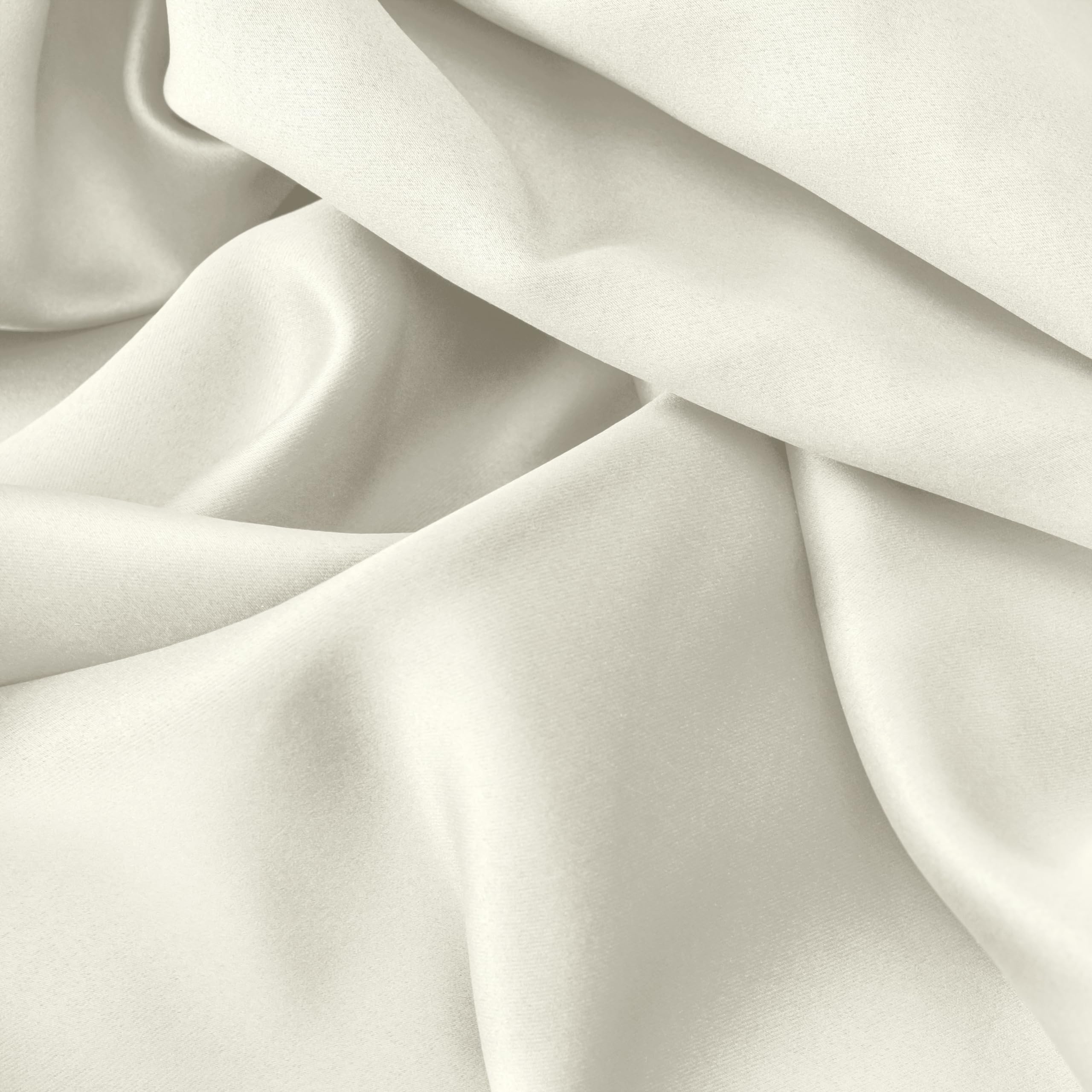 Ricardo Ultimate Blackout Grommet Panel with Wand, 56" W x 36" L, Ivory