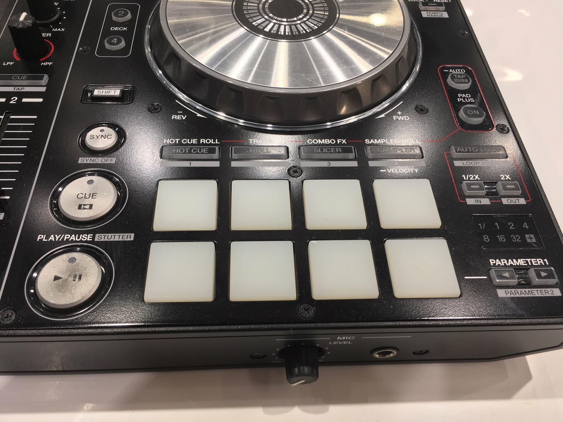 Pioneer DDJ-SR Serato DJ Controller