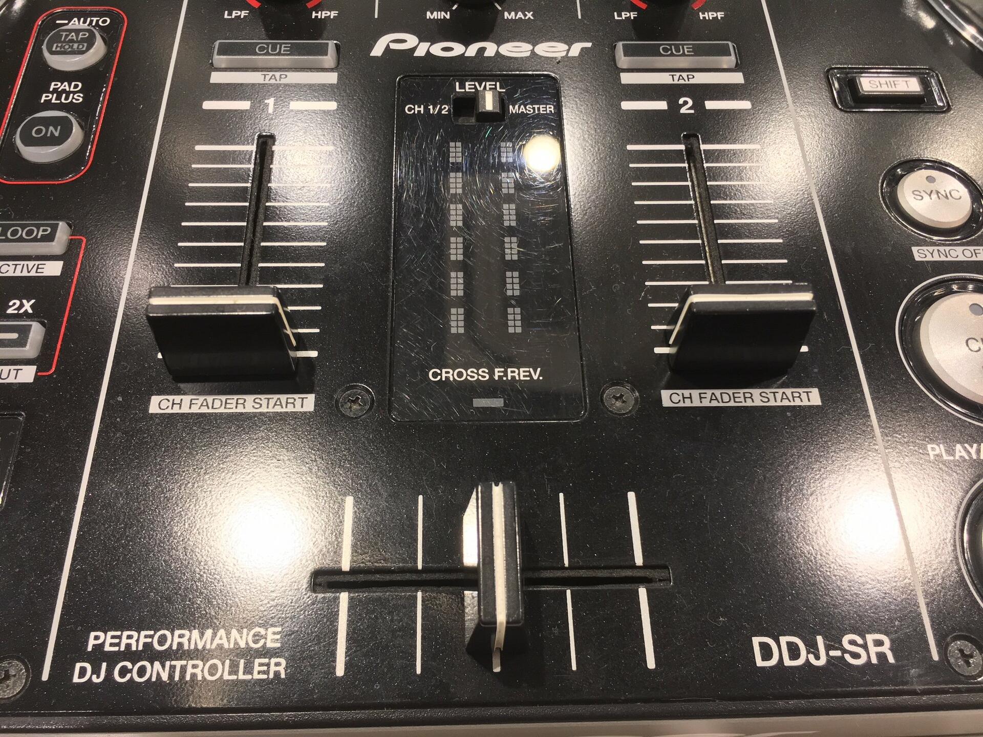 Pioneer DDJ-SR Serato DJ Controller