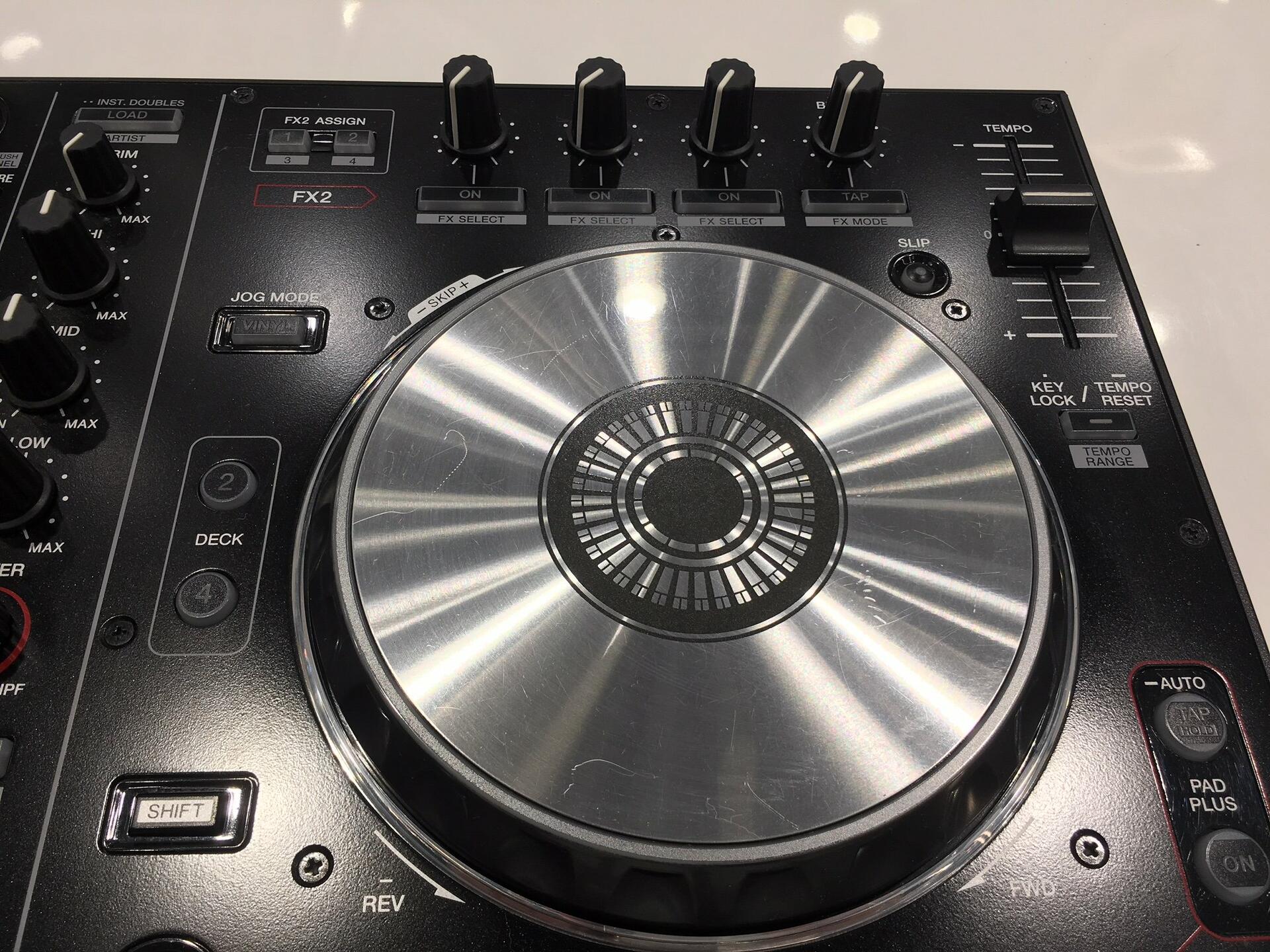 Pioneer DDJ-SR Serato DJ Controller