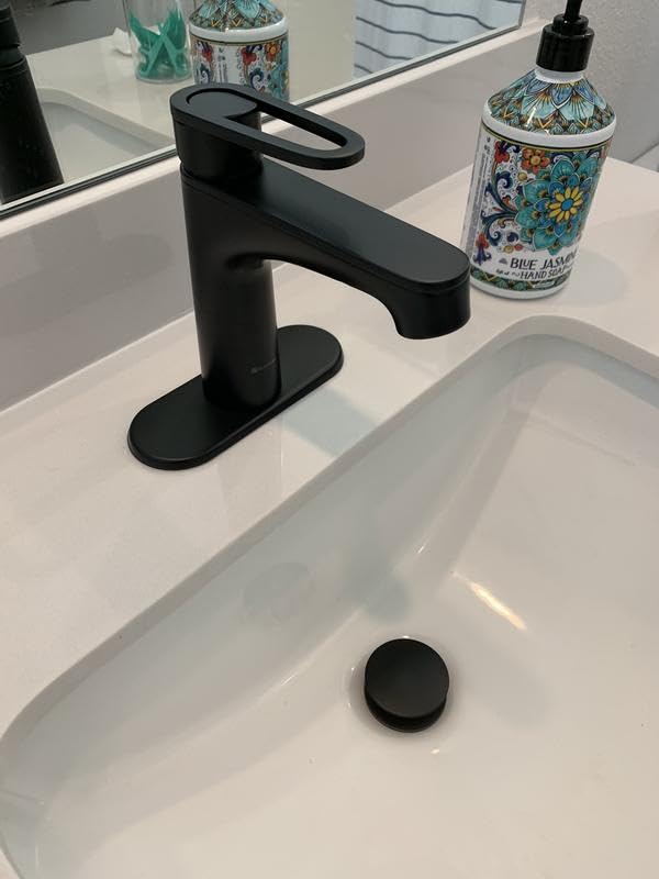 Glacier Bay Kendrick Single Hole Single-Handle Bathroom Faucet in Matte Black