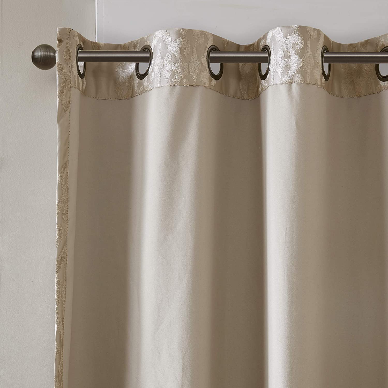 Sun Smart Amelia Jacquard Paisley Total Blackout Curtain for Bedroom, Luxury Single Window Panel Living Room Family-Room Kitchen, Grommet Top, 1-Panel Pack, 50"x95", Champagne