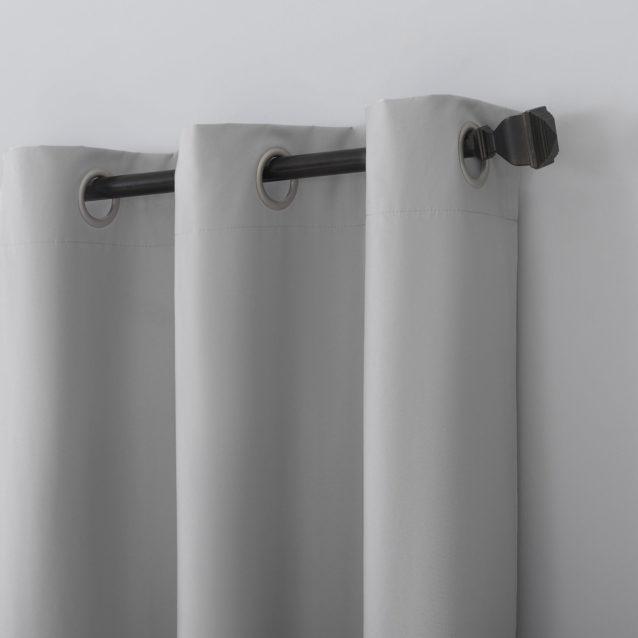 Sun Zero Cyrus Thermal 100% Blackout Grommet Curtain Single Panel