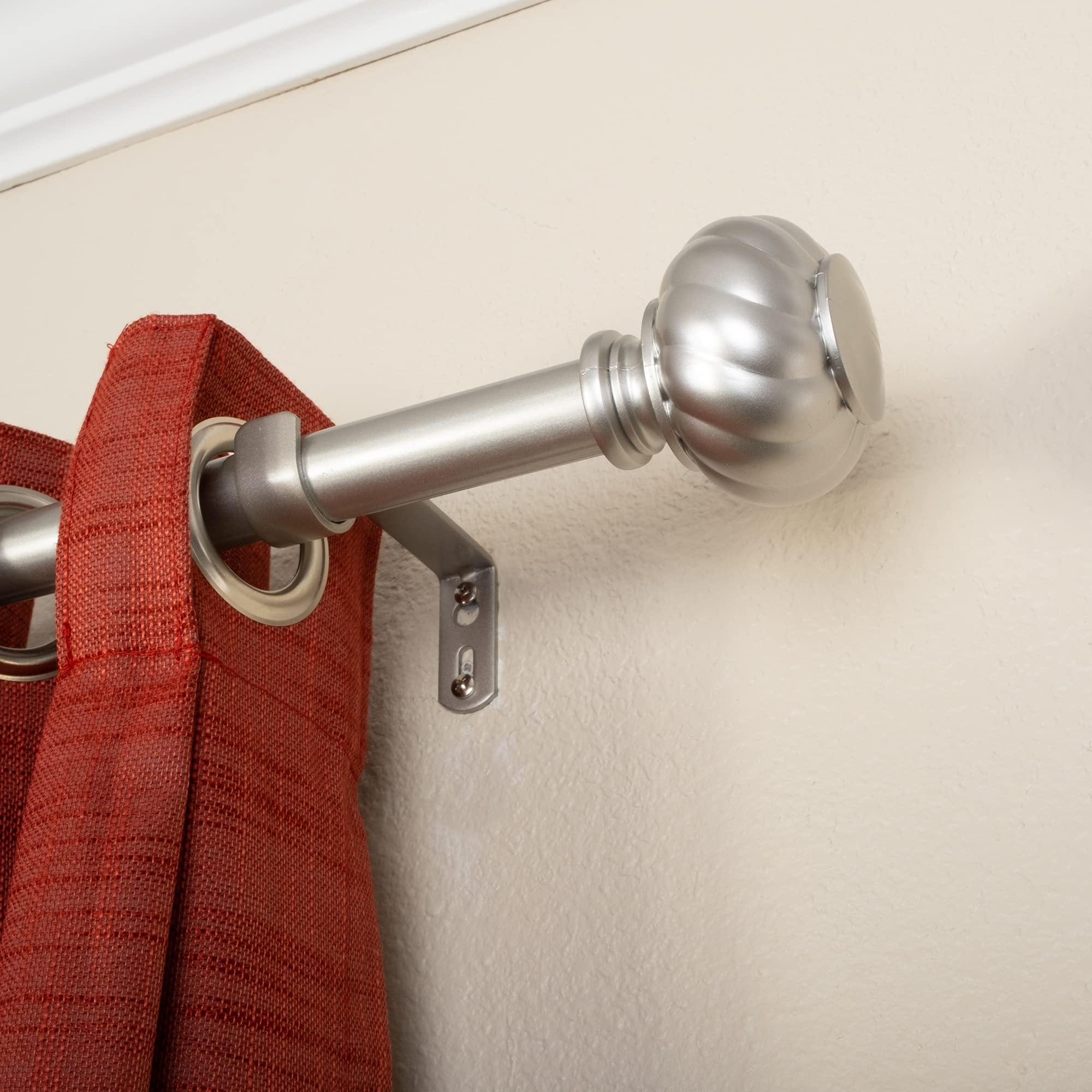 Decopolitan 1" Twist Knob Curtain Rod, 72 to 144 Inches, Antique Silver