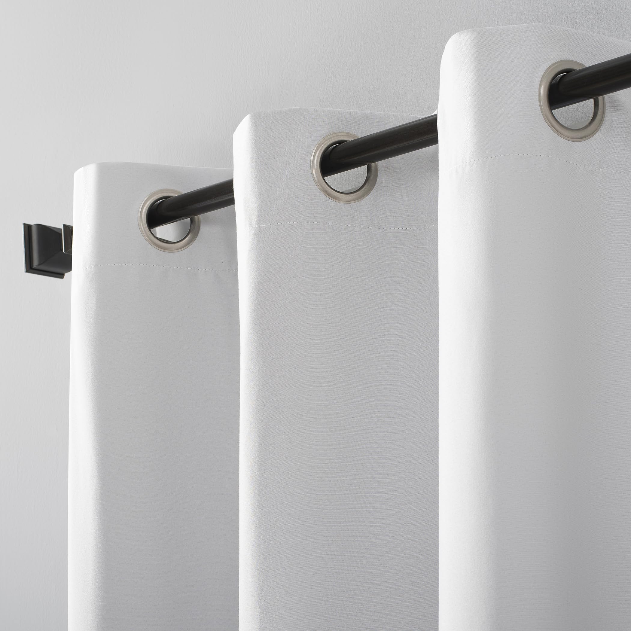 Sun Zero Cyrus Thermal 100% Blackout Grommet Curtain Single Panel