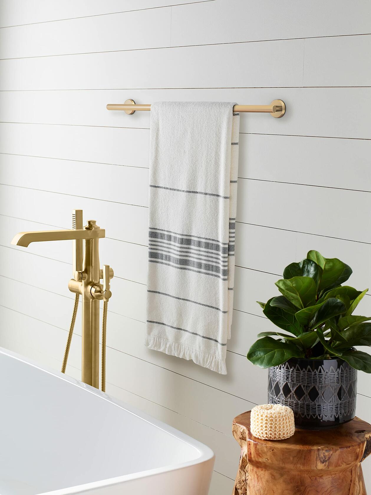Amerock BH26544CZ | Champagne Bronze Towel Bar | 24 in (610 mm) Towel Rack | Arrondi | Bathroom Towel Holder | Bathroom Hardware | Bath Accessories
