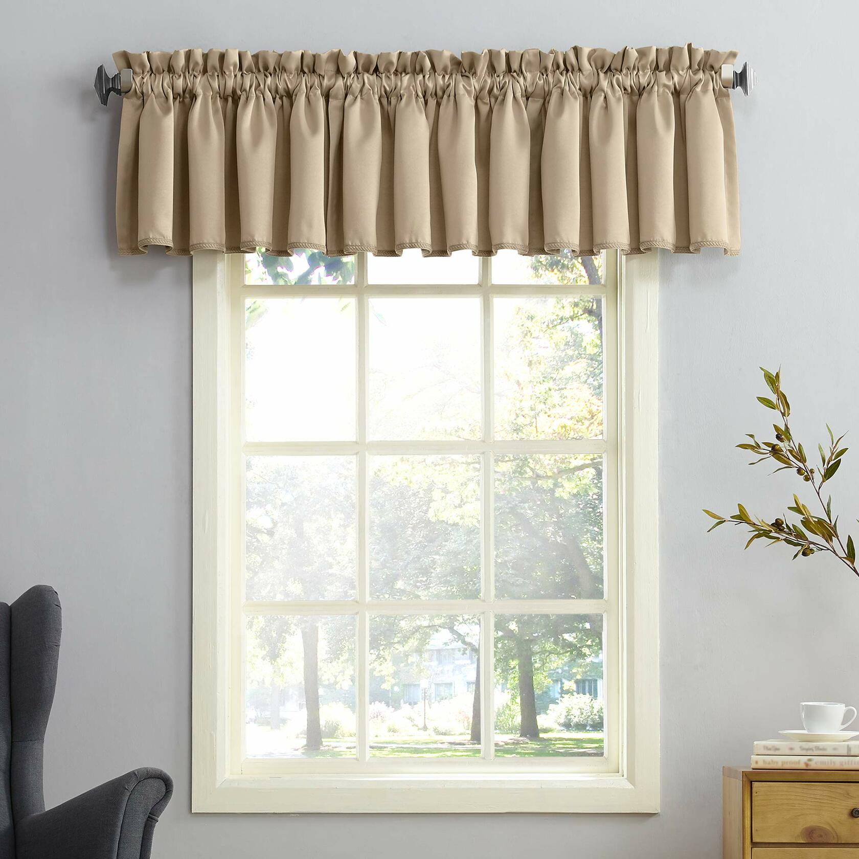 Sun Zero Barrow Energy Efficient Rod Pocket Curtain Single Valance