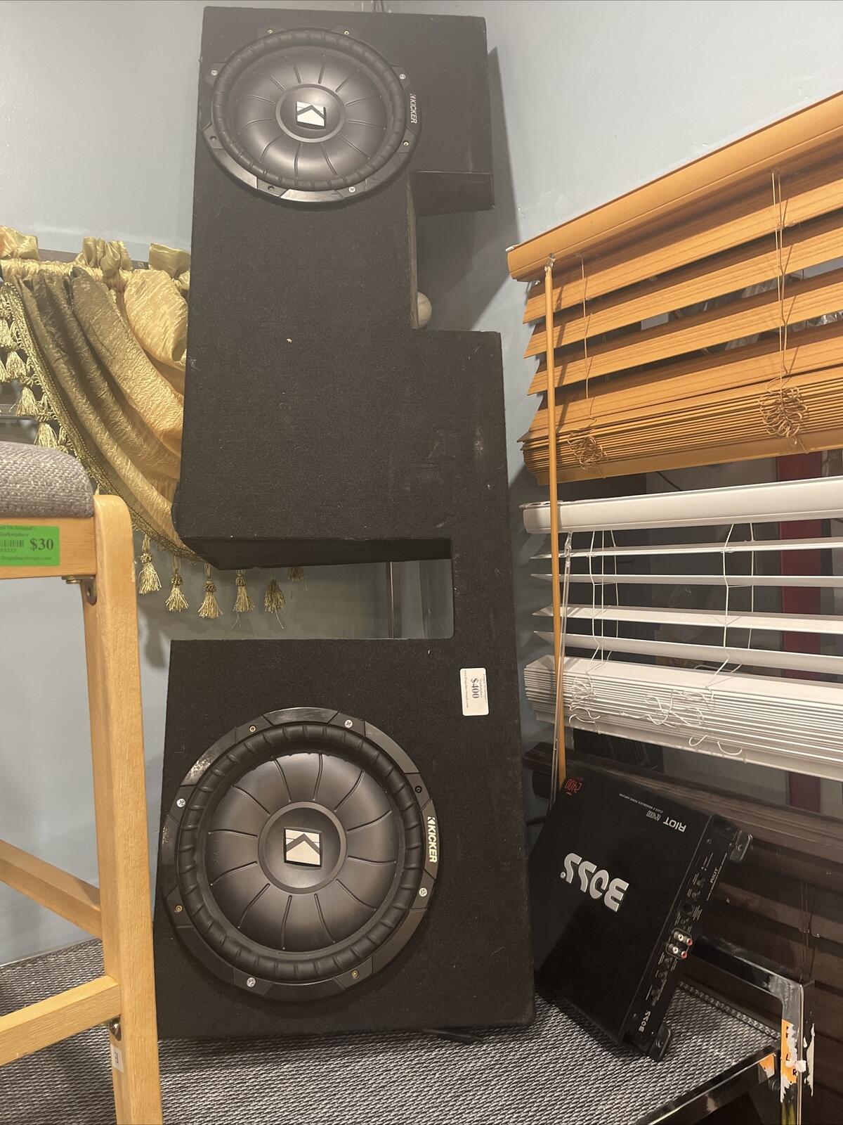 Kicker Truck Speaker Box And Amp
