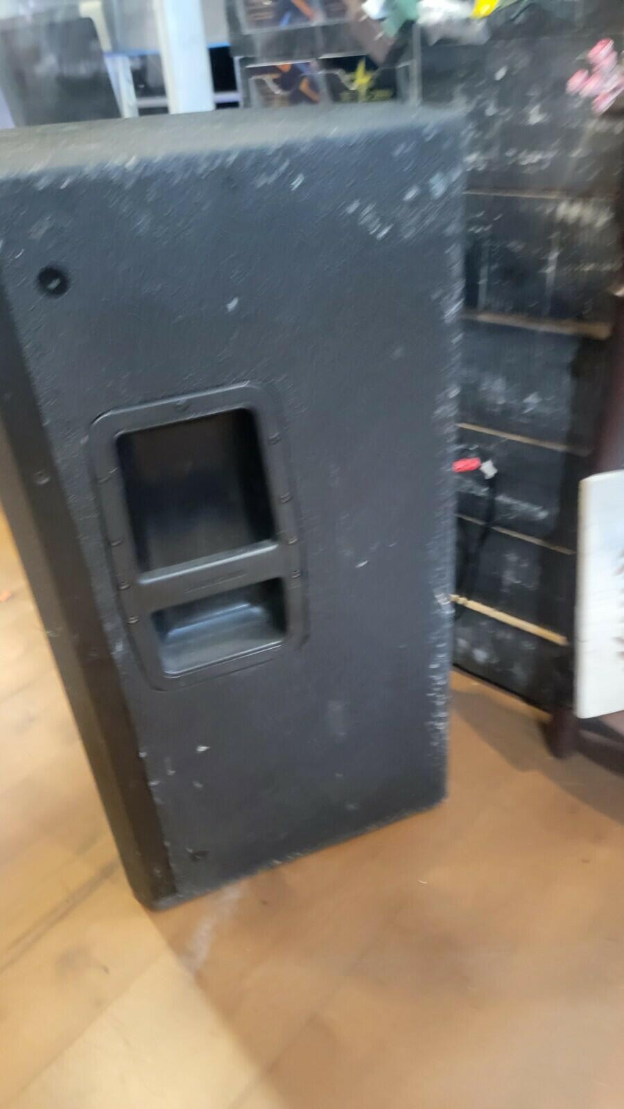 Single Pre-Owned Samson RSX115A 1700w 1 x 12" Active Powered Loudspeaker