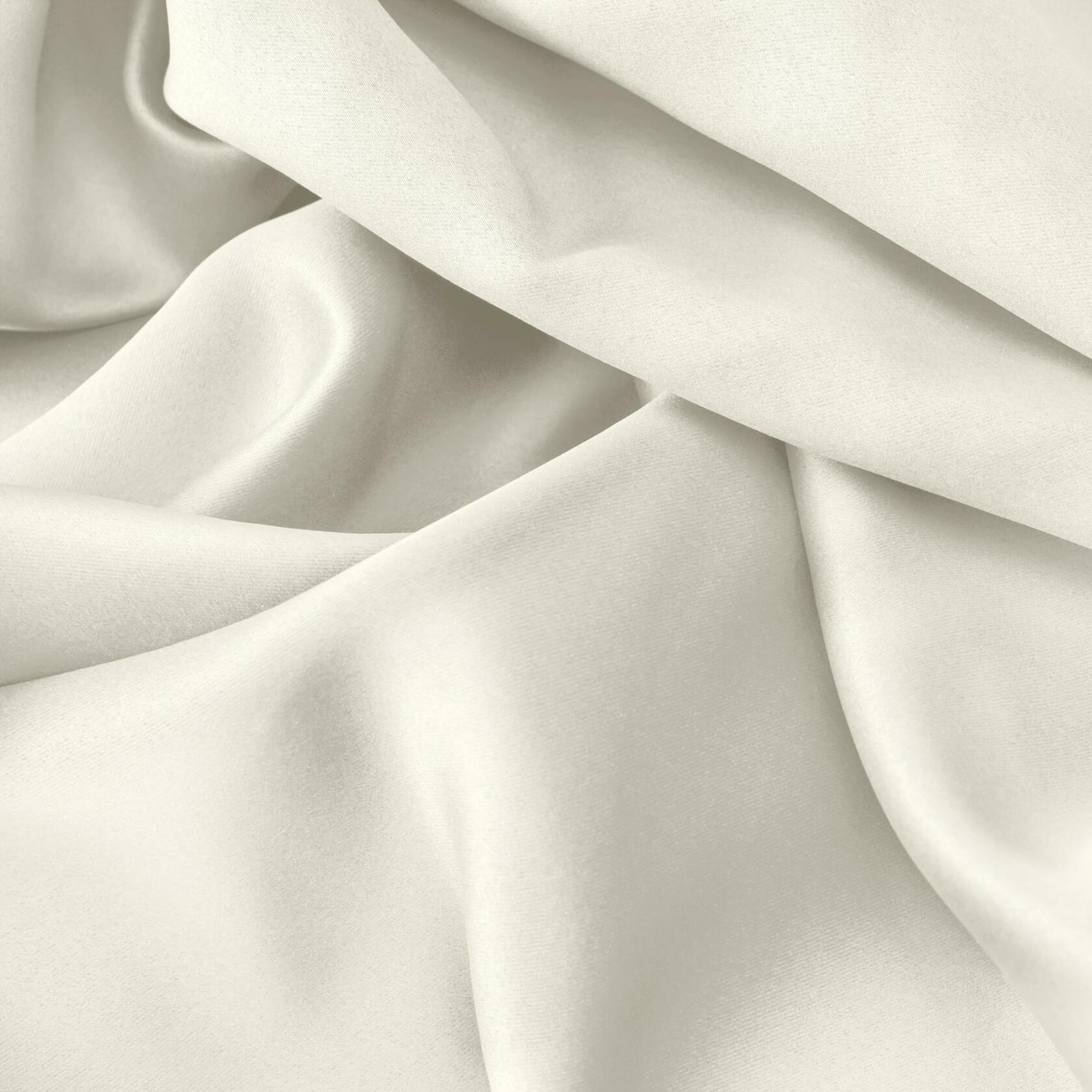 Ricardo Ultimate Blackout Grommet Panel with Wand, 56" W x 36" L, Ivory