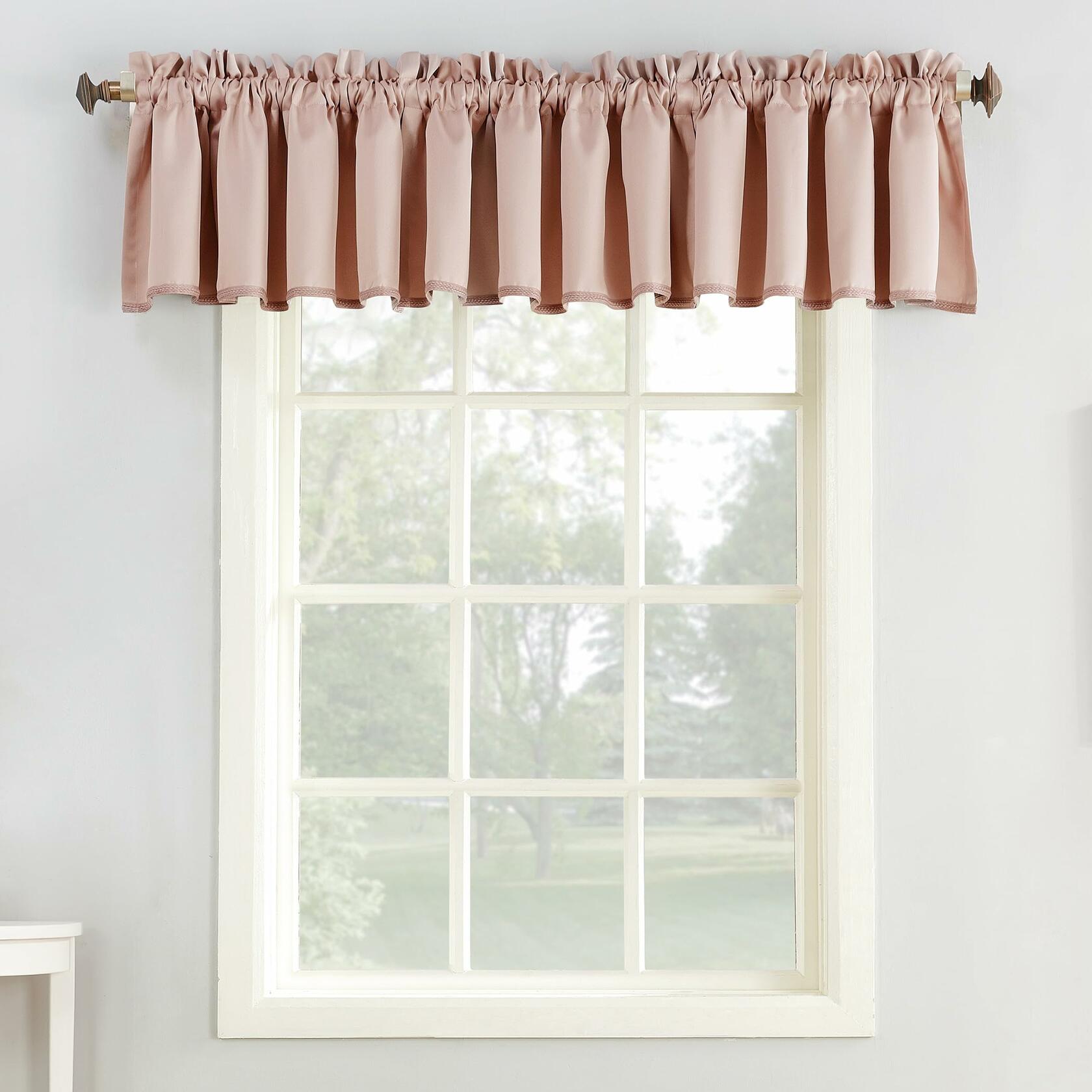 Sun Zero Barrow Energy Efficient Rod Pocket Curtain Single Valance