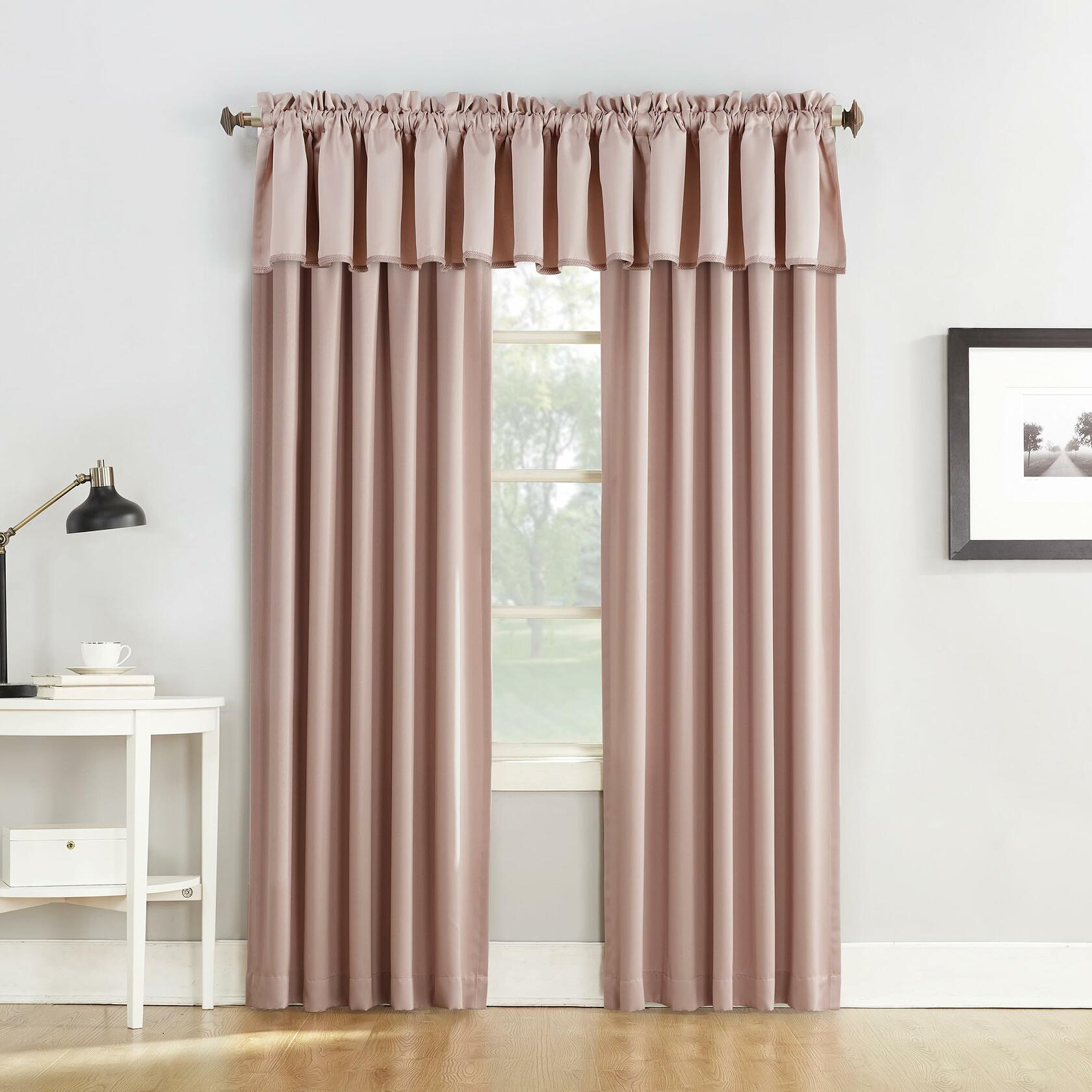 Sun Zero Barrow Energy Efficient Rod Pocket Curtain Single Valance