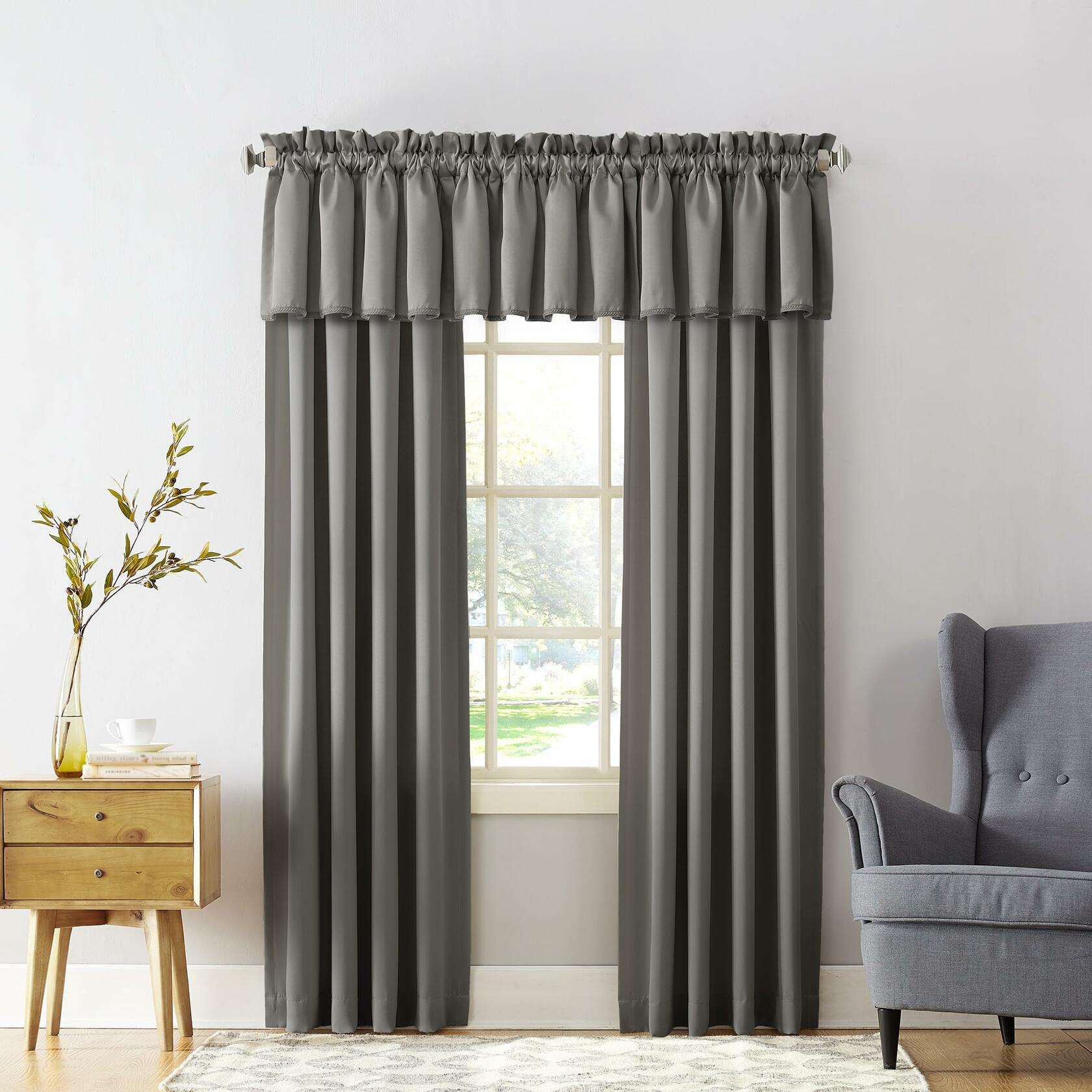 Sun Zero Barrow Energy Efficient Rod Pocket Curtain Single Valance