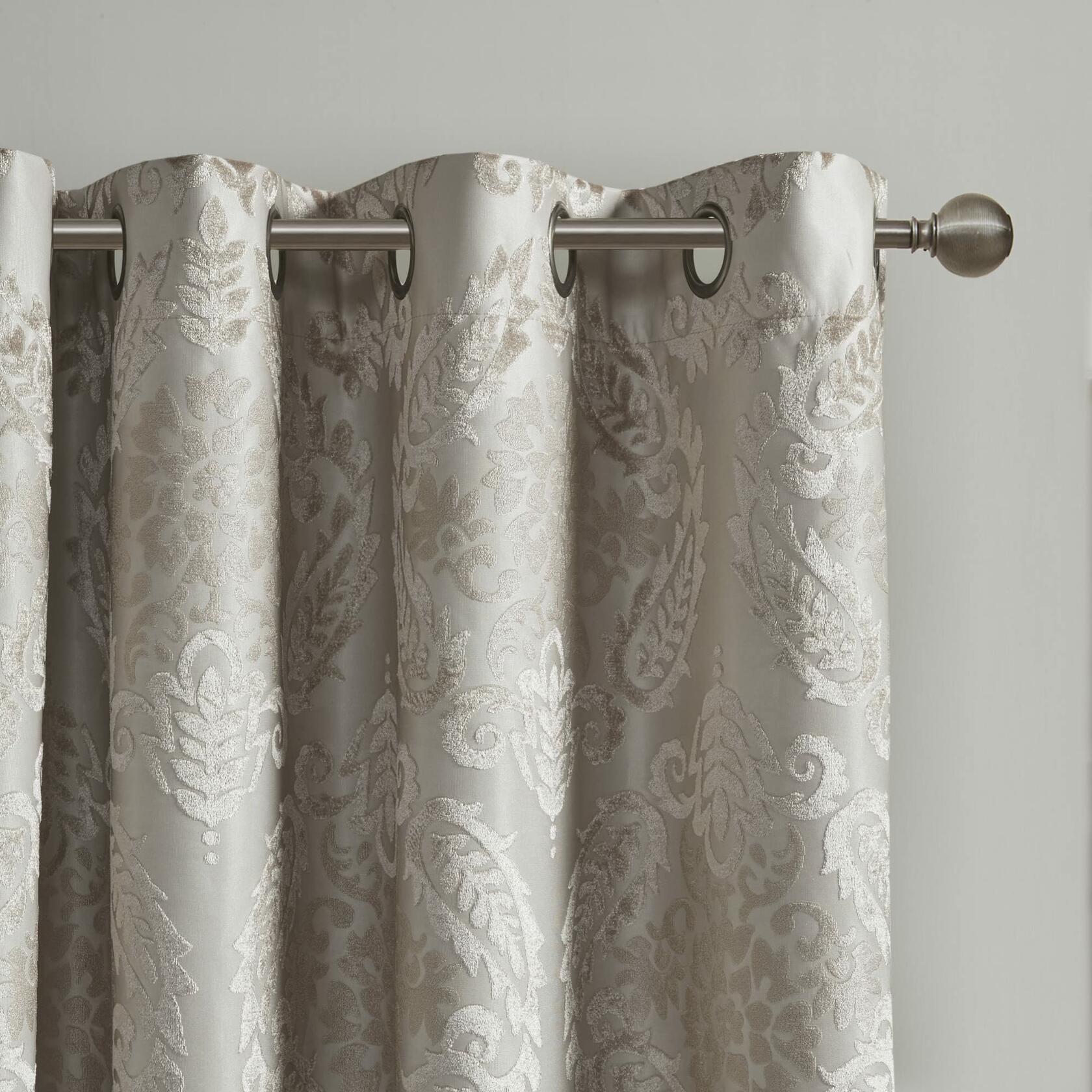 Sun Smart Amelia Jacquard Paisley Total Blackout Curtain for Bedroom, Luxury Single Window Panel Living Room Family-Room Kitchen, Grommet Top, 1-Panel Pack, 50"x95", Champagne